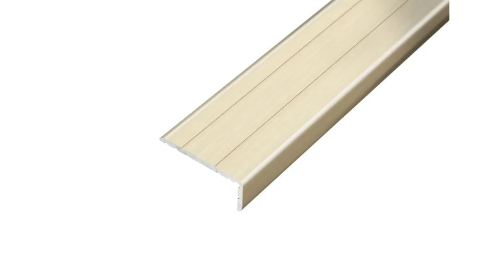 Sleva GREEN LINE schodovka 25x10 mm, hliník - javor světlý, samolepící, 0,9 m