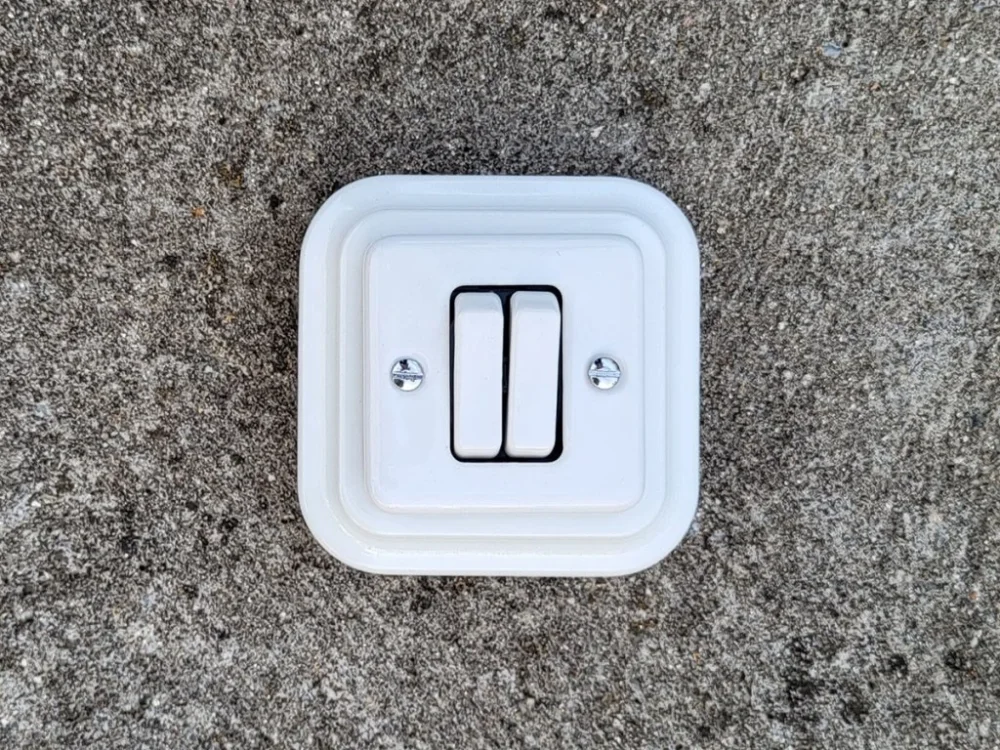 Sezónní Sleva Retro Square vypínač č. 5 lustrový čtvercový porcelánový bílý vč. rámečku 9x9