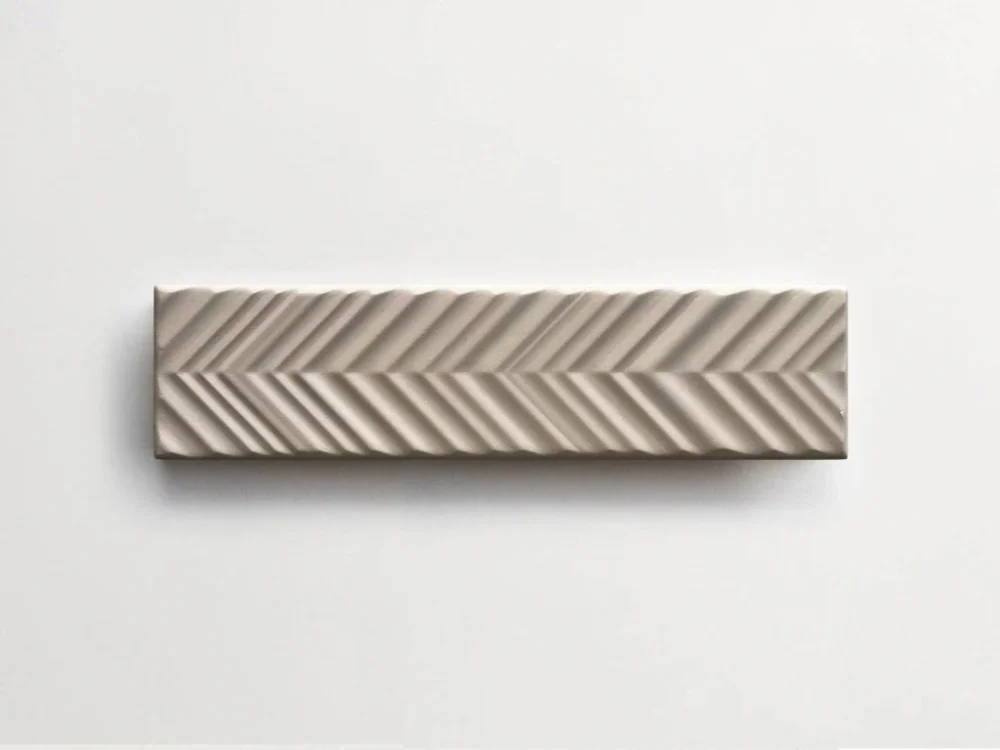 Akce Elios Dust Dove Chevron Soft krémové reliéfní obklady 5x20 mat