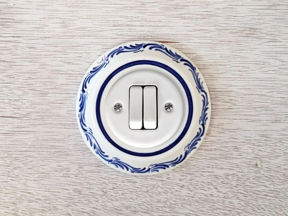 Da Vinci Modrá vlnka – porcelánový vypínač, řazení 5 – ručně malovaný, 10x10 Zlevněný