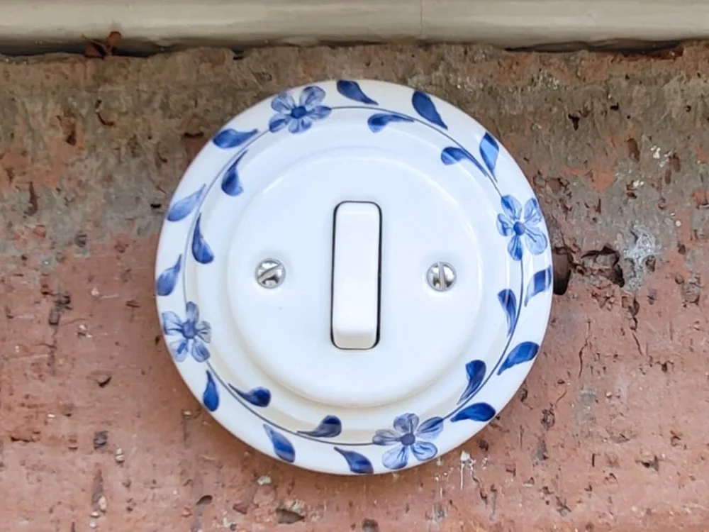 Da Vinci Modrá kytička – porcelánový zvonek – ručně malovaný, 10x10 Novinka