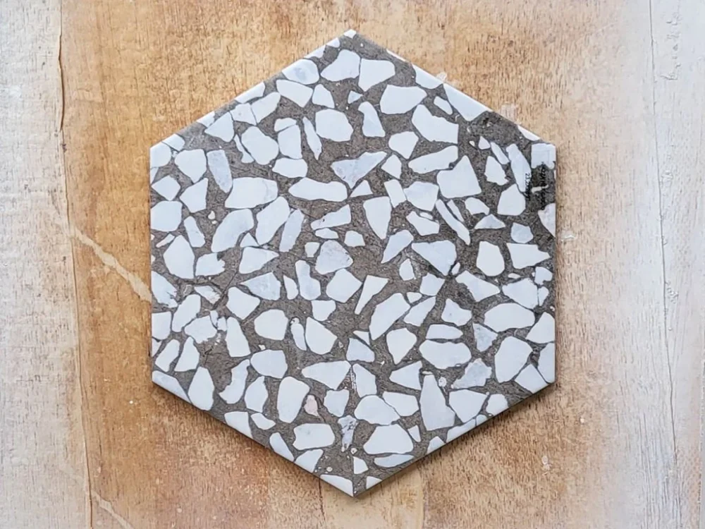 Cifre Riazza Grigio – dlažba v imitaci terrazza, hexagon 23,2x26,7, mat Expresní Doručení