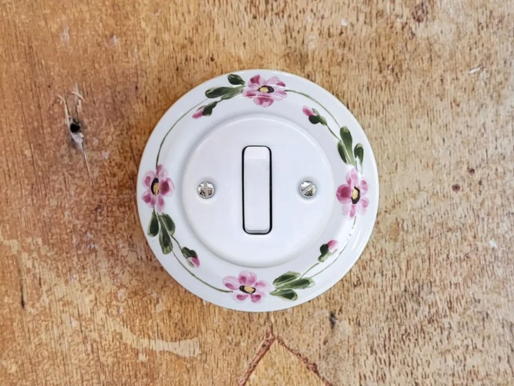 Autentický Da Vinci Růžový kvítek – porcelánový zvonek – ručně malovaný, 10x10