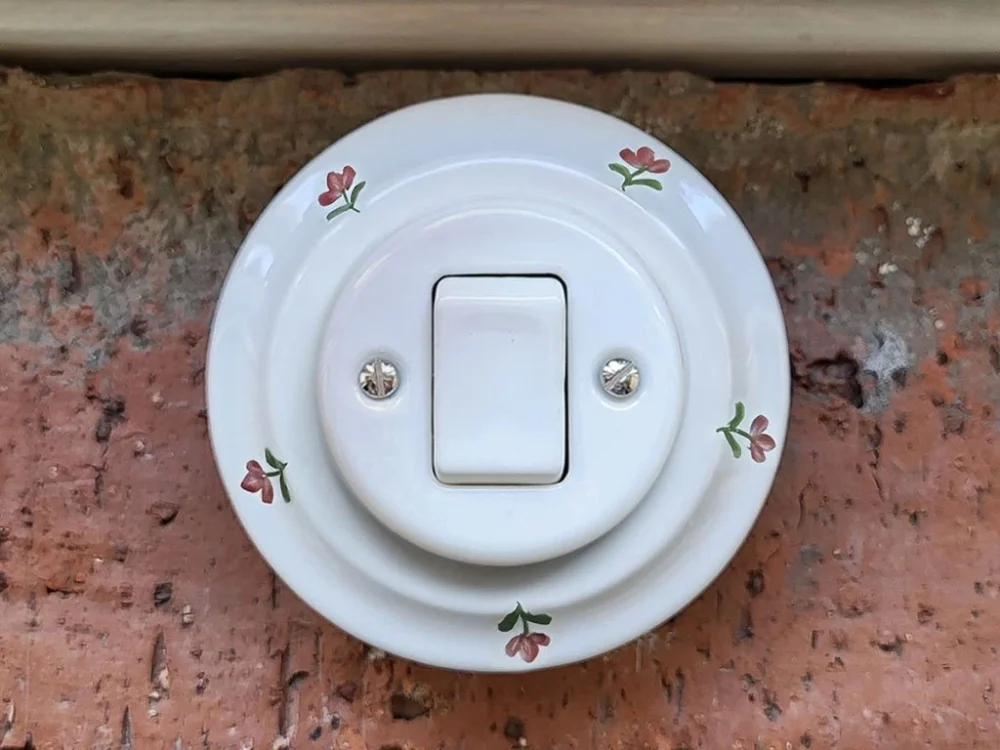 Da Vinci Tulipán – porcelánový vypínač, řazení 7 – ručně malovaný, 10x10 Rychlé Dodání